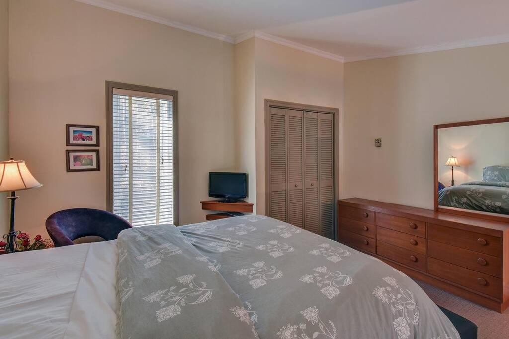 Charming Tremblant 1 Bedroom With Pool And Hot Tub Mont-Tremblant Ngoại thất bức ảnh