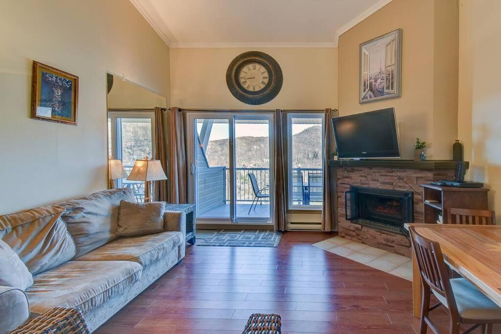 Charming Tremblant 1 Bedroom With Pool And Hot Tub Mont-Tremblant Ngoại thất bức ảnh